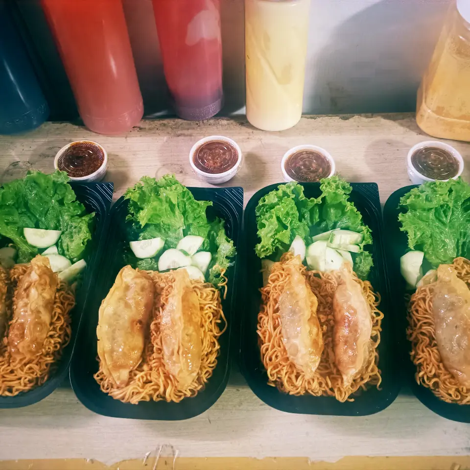 Hình ảnh Mì Trộn Indomie Mandu Hải Sản 