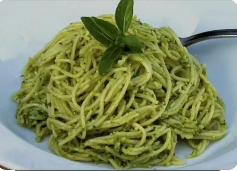 Hình ảnh Mỳ ý hải sản sốt pesto xanh
