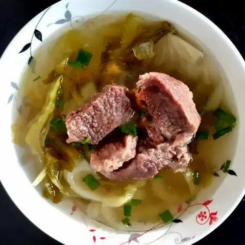 Hình ảnh Canh cải chua gân bò