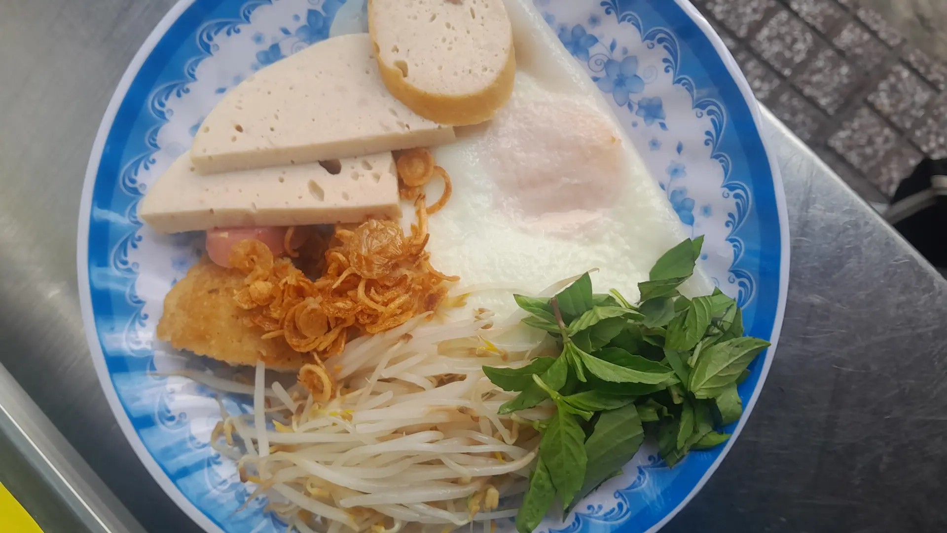 Hình ảnh Bánh trứng lòng đào nhân thịt