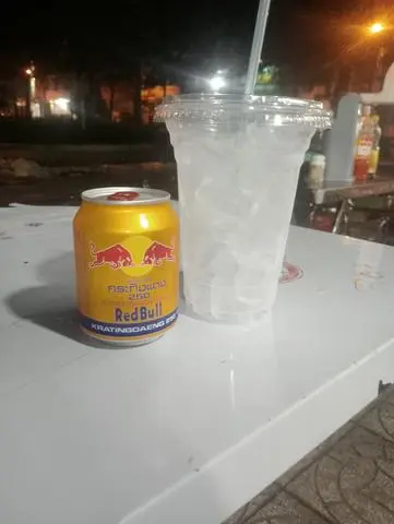 Hình ảnh Nước tăng lực Bò Hút 