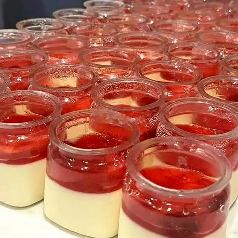 Hình ảnh Panna cotta dâu