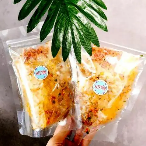 Hình ảnh Bánh tráng trộn sa tế tôm