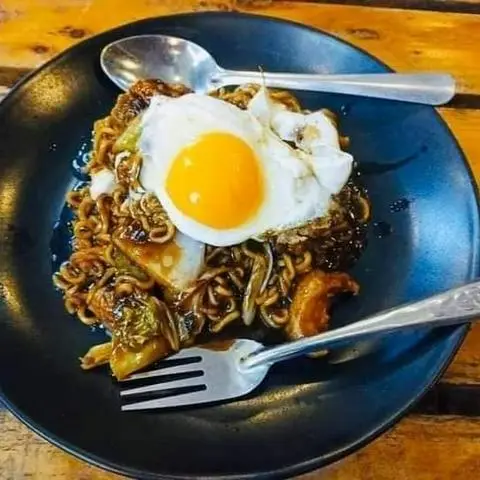 Hình ảnh Mì Trộn Tương Đen Tứ Xuyên Xúc Xích