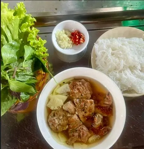 Hình ảnh Bún Chả Hà Nội + Trà Tắc