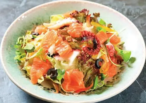 Hình ảnh Octopus & Salmon Salad- Xà lách bạch tuộc & cá hồi