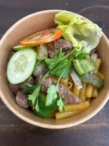 Hình ảnh cơm bò lúc lắc sốt tiêu