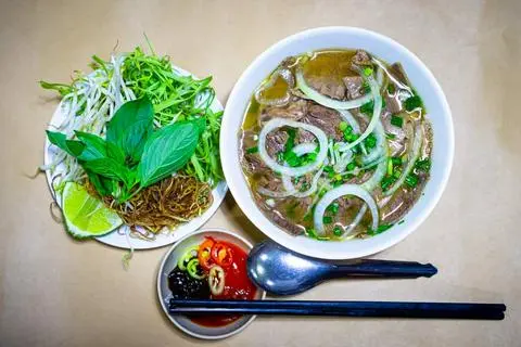 Hình ảnh Bún bò nạm