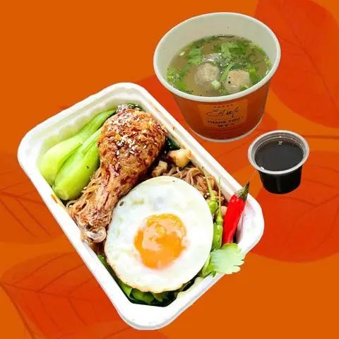 Hình ảnh Hủ tiếu/Mì trộn Đùi Gà rim trứng Opla