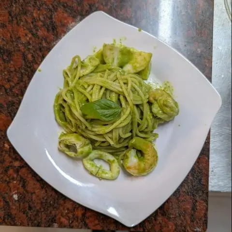 Hình ảnh Mì ý hải sản sốt Pesto