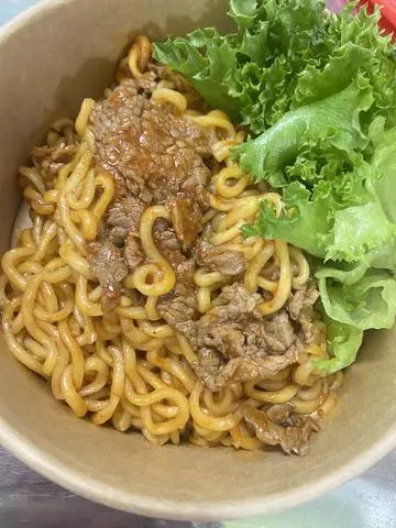 Hình ảnh mì cay khô trộn bò 