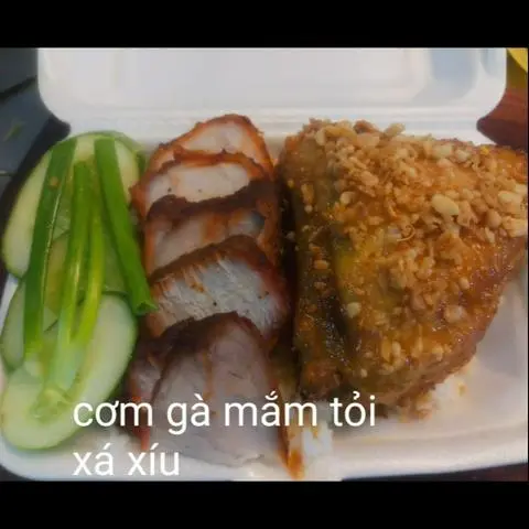 Hình ảnh xôi gà mắm tỏi xá xíu hoặc  cơm gà mắm tỏi xá xíu+sâm bí đao hạt chia