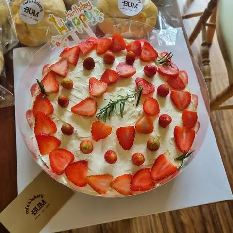 Hình ảnh Bánh Red velvet ổ tròn 24cm
