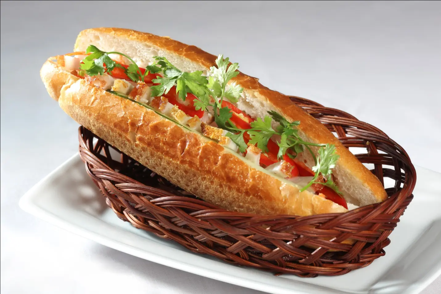 Hình ảnh bánh mì nem nướng