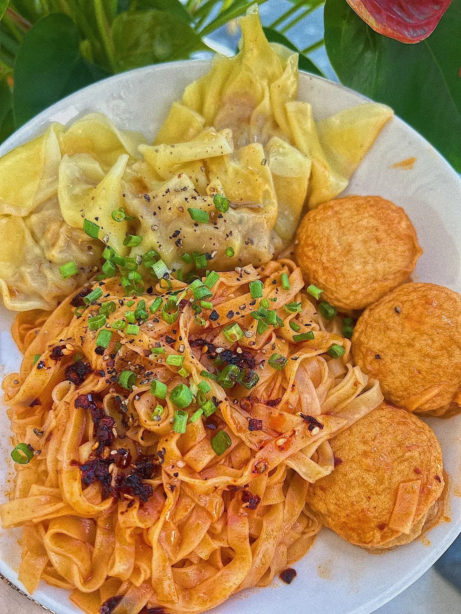 Hình ảnh Cảo mì trứng trộn đậu hủ cá phô mai/鸡蛋面拌芝士鱼豆腐