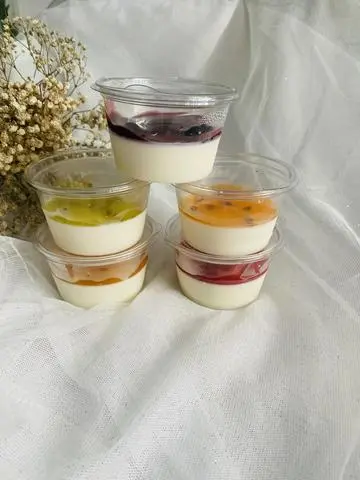 Hình ảnh Set 5 hủ Pana Cotta, Vị Chanh Dây, Đào, Dâu, Việt quất.