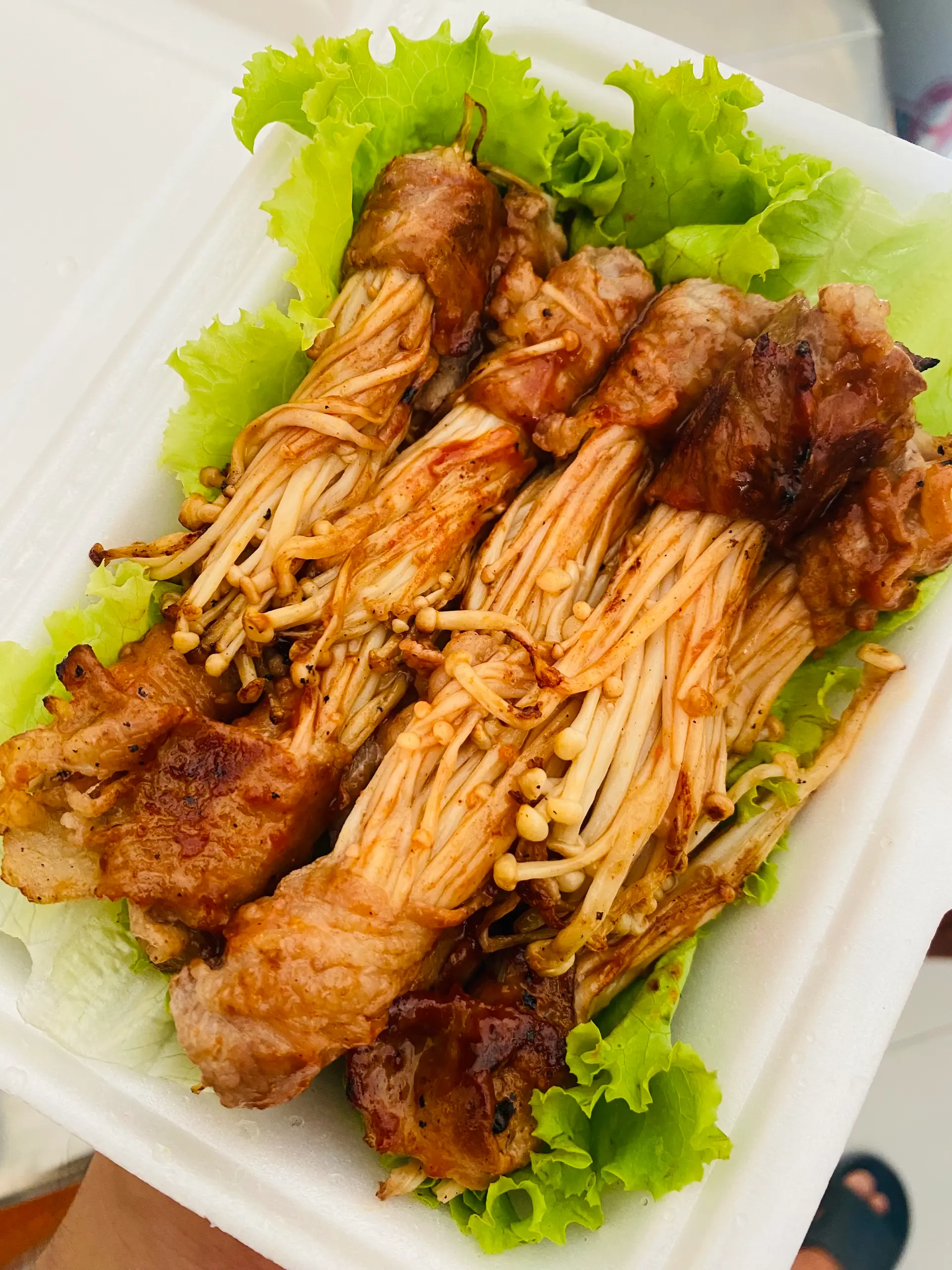 Hình ảnh Bò Cuộn Kim Châm + Bò Cuộn Phômai