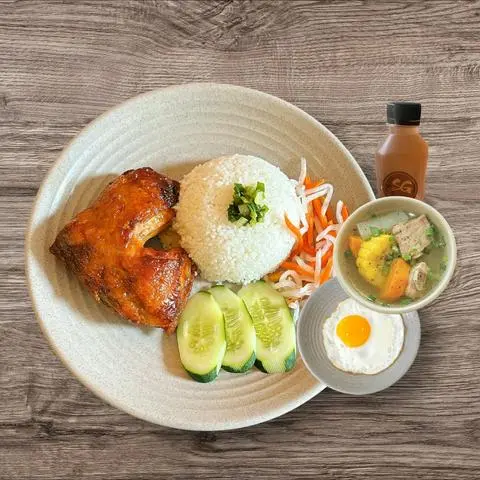 Hình ảnh Combo gà ốp la - canh - nước