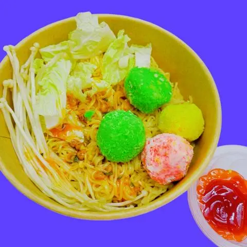 Hình ảnh Mì Trộn Sốt, Tỏi Bơ Đặc Biệt,Phô Mai Viên Cầu Vồng (4 Viên) + (Kèm Tương Ớt,Cà,Rau Bắp/Cải Thảo,Nấm)