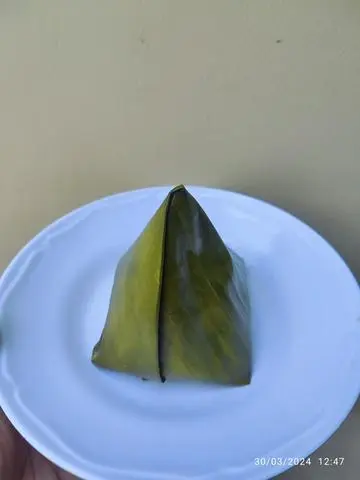 Hình ảnh Bánh giò trứng cút