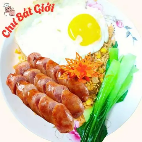 Hình ảnh Mì Trộn Lạp Xưởng Nướng Đá + Trứng