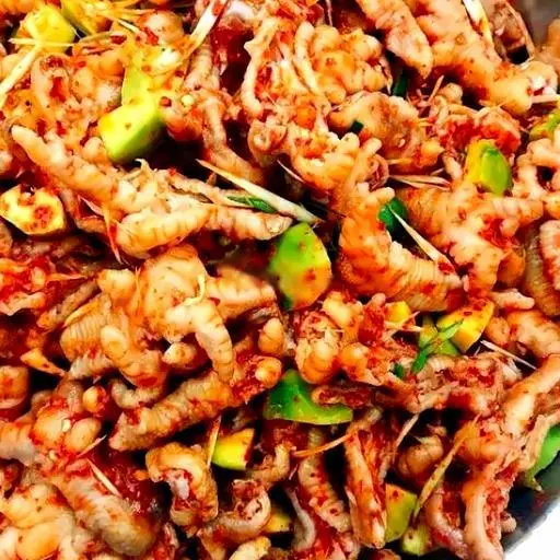 Hình ảnh Chân gà rút xương sốt thái nhỏ