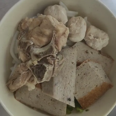 Hình ảnh bún mọc, chả cá , xương heo