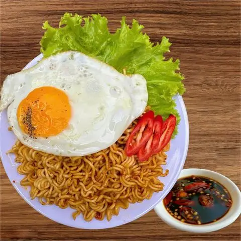Hình ảnh Mì Trộn indo Trứng 