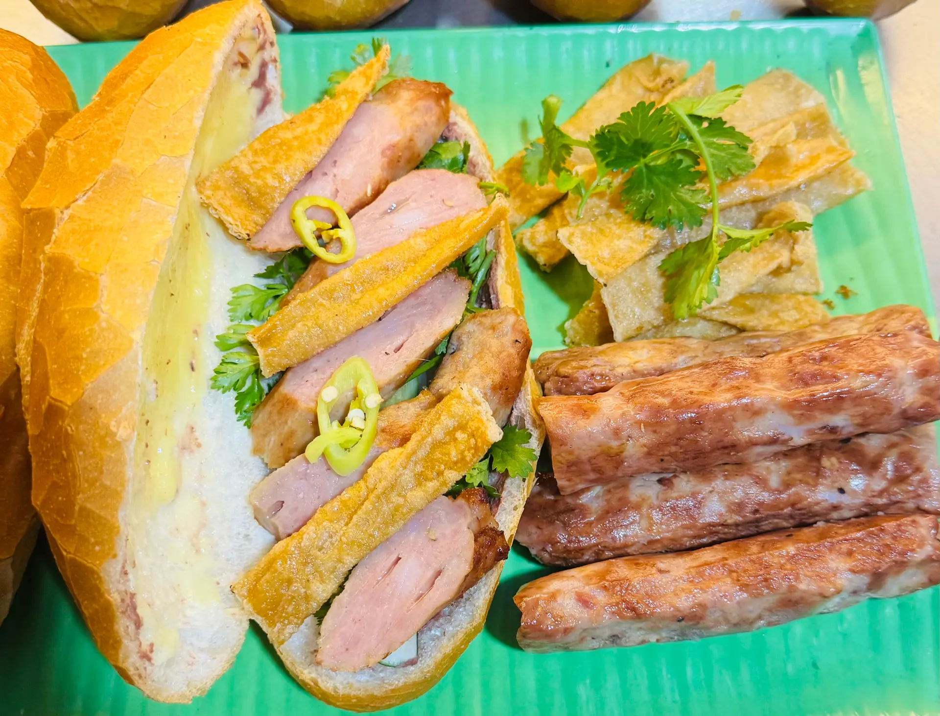 Hình ảnh Bánh mì nem nướng + ram giòn