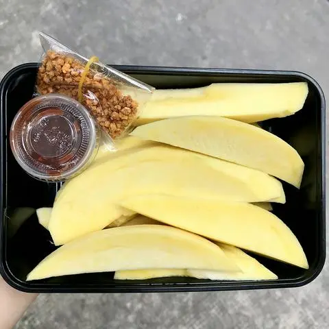 Hình ảnh Xoài Chấm Mắm Ruốc - Nhỏ