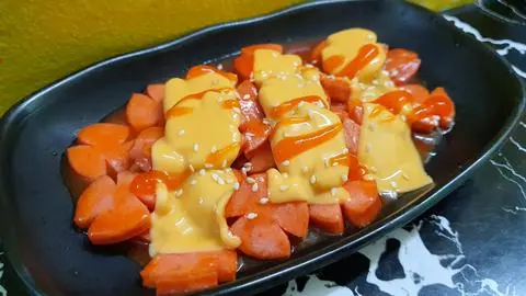Hình ảnh Xúc Xích Cay Phô Mai