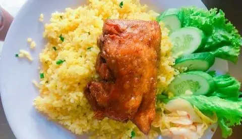 Hình ảnh cơm chiên má đùi mắm tỏi 