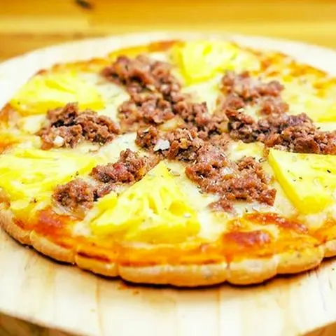 Hình ảnh pizza bò nứơng+ dứa