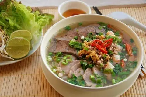 Hình ảnh Bánh Canh Sườn sụn +viên