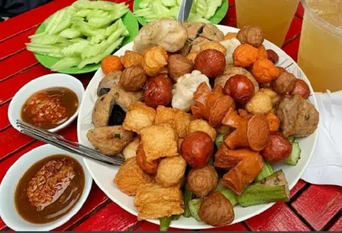 Hình ảnh combo cá viên 8 món+1 ly hồng trà trân châu đào