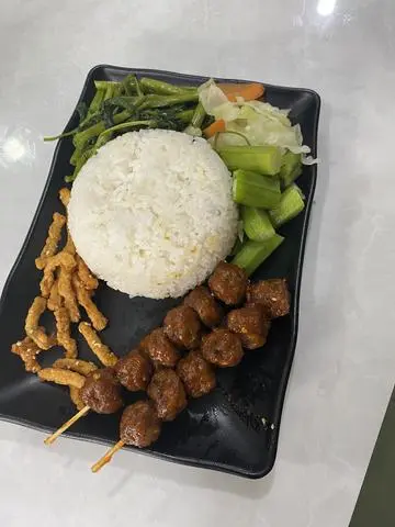 Hình ảnh Cơm bò viên chay
