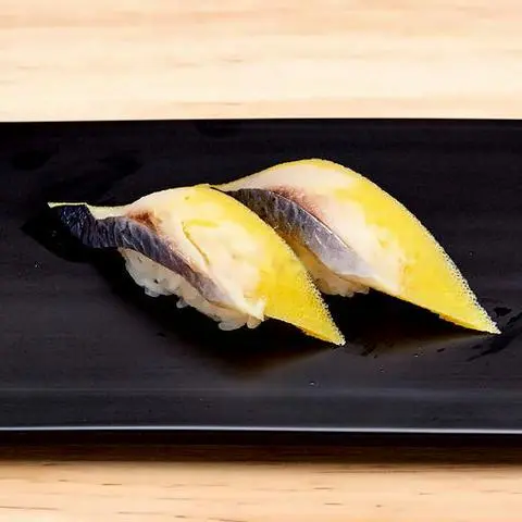 Hình ảnh G03 - Komochi Nishi Nigiri - Cá Trích Sushi