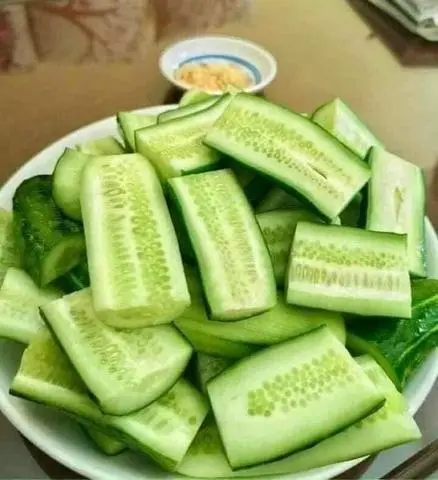 Hình ảnh Khay dưa chuột bổ sẵn