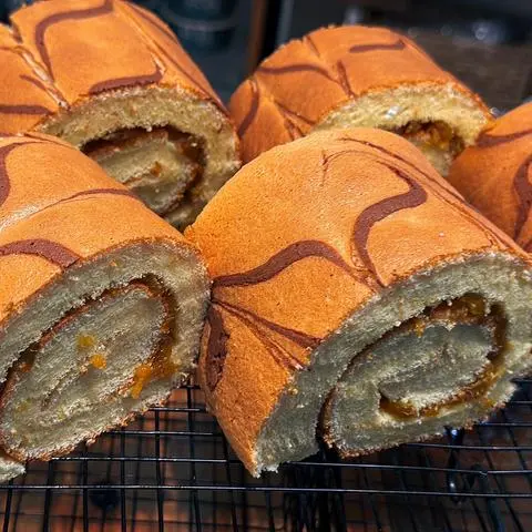 Hình ảnh Bông lan cuộn nhân thơm