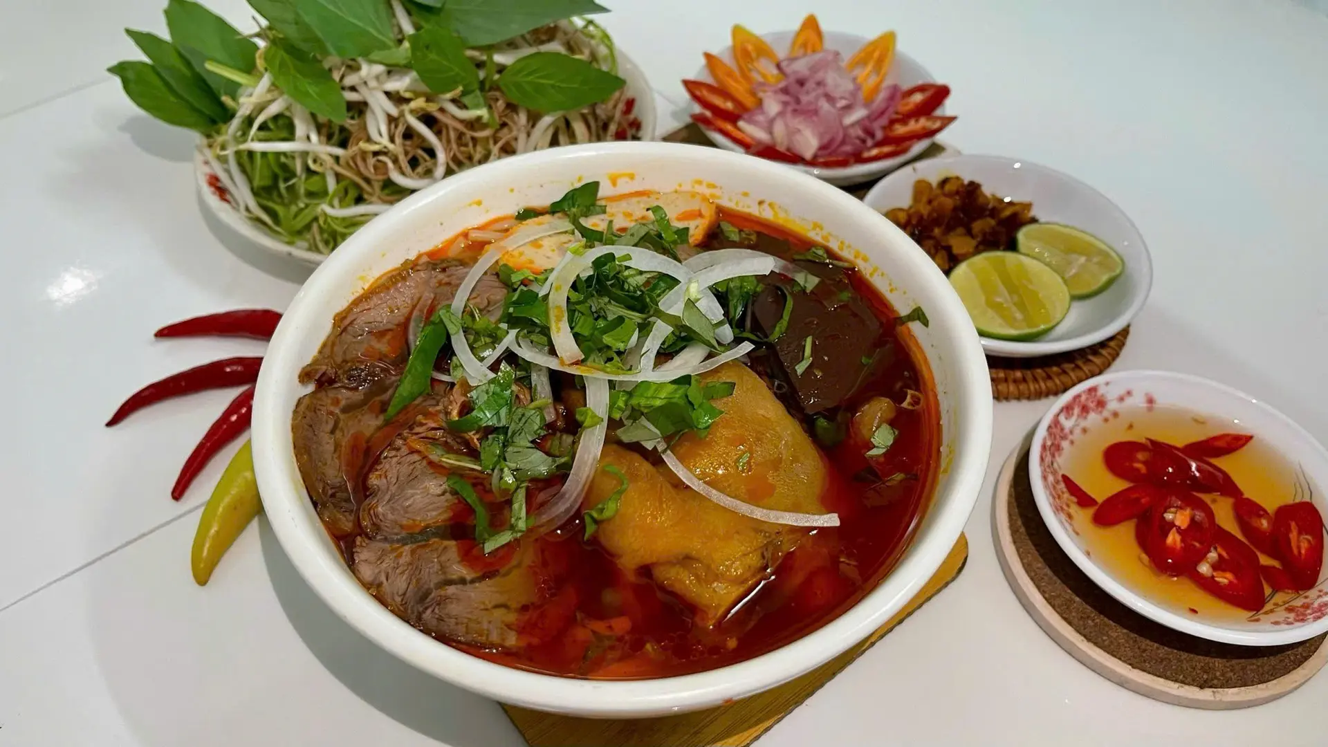 Hình ảnh 12 - Bún bò giò heo - sụn bò - nạm bò