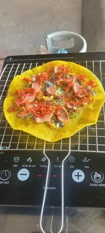 Hình ảnh bánh tráng nướng xúc xích + khô bò