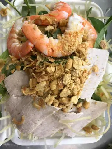 Hình ảnh gỏi đu đủ tôm tai heo hộp lớn 