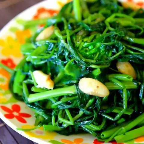 Hình ảnh Rau muống xào tỏi