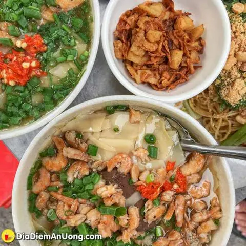 Hình ảnh HOÀNH THÁNH LÁ