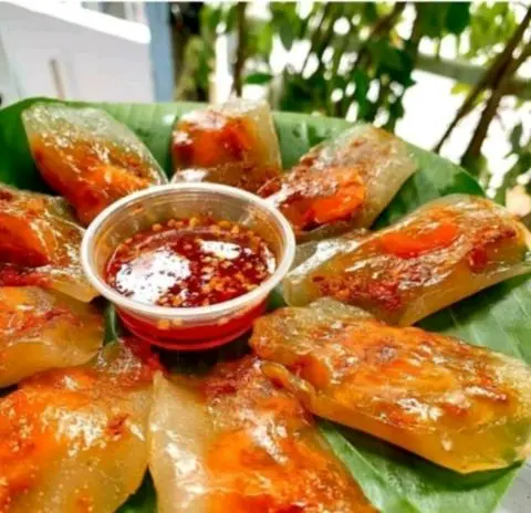 Hình ảnh Bánh bột lọc Huế 10 bánh - 1 coca