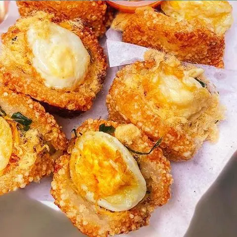 Hình ảnh Combo 3 Xôi Thịt + 3 Xôi Thịt Chà Bông Trứng Cút Chiên - 1 hũ sốt + TẶNG 1 ly Coca
