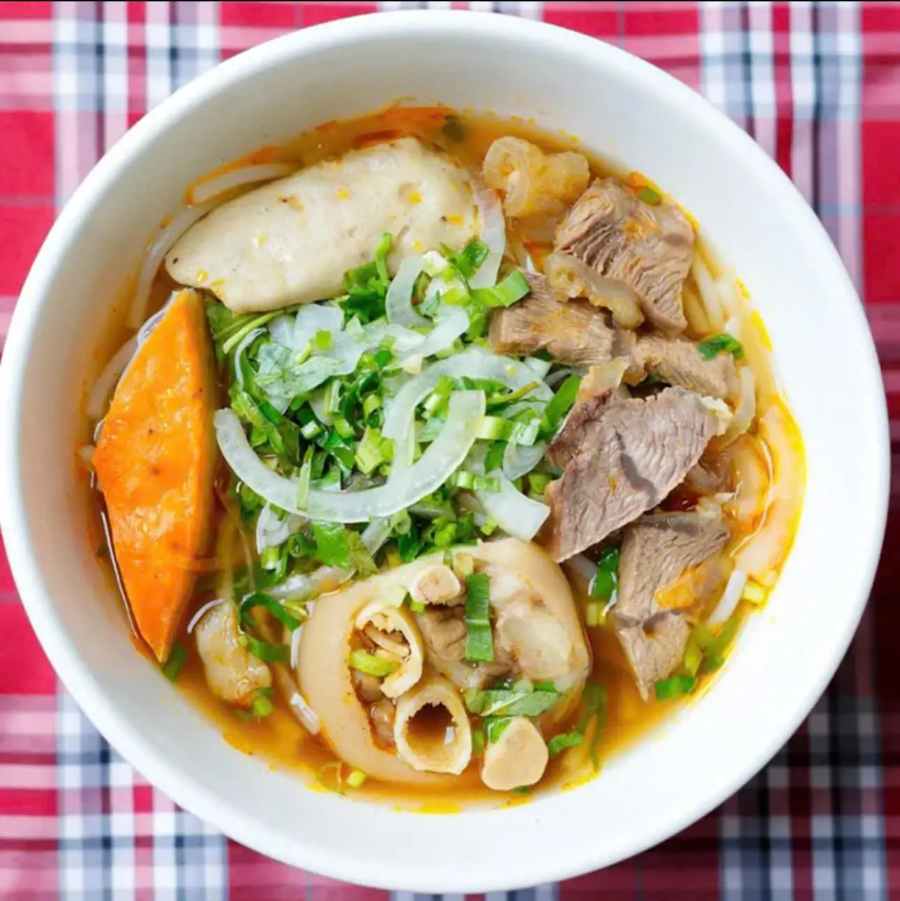 Hình ảnh Bún bò đặc biệt giò heo