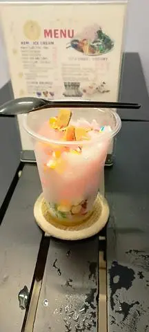 Hình ảnh Yaourt Cocktail Dâu