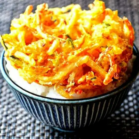 Hình ảnh Cup cơm tempura rau củ chả cá age