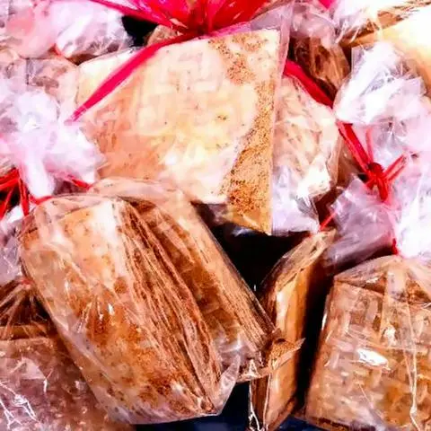 Hình ảnh Bánh tráng vuông lắc muối siêu cay